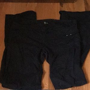 Large Gap Fit maternity yoga pants  🤰🏼